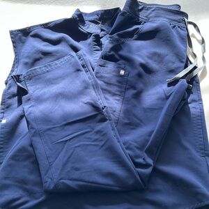 FIGS Navy Scrub set